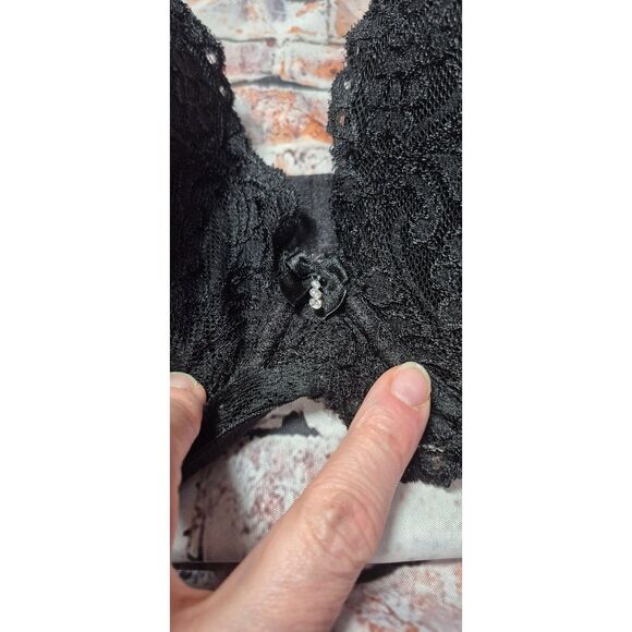 Smart & Sexy 38 DD Black Lacey Bra Underwire Lightly Padded Push up Cutouts EUC - Picture 3 of 6